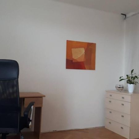 Room In Apartment Prague 3 Dış mekan fotoğraf