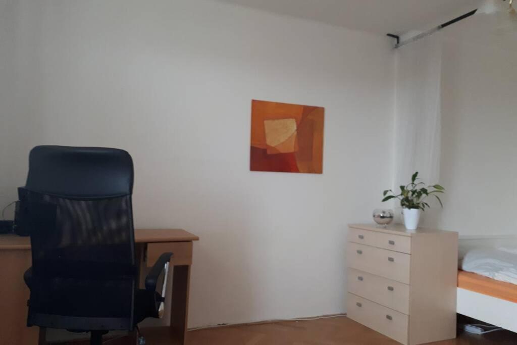 Room In Apartment Prague 3 Dış mekan fotoğraf