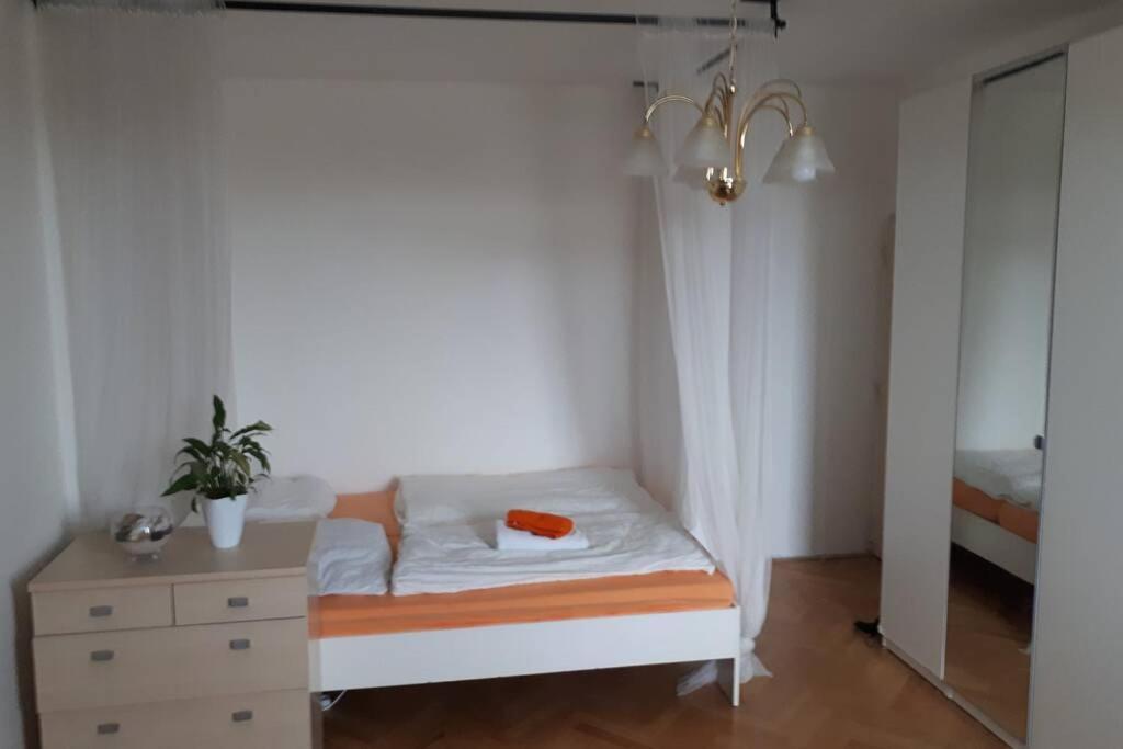Room In Apartment Prague 3 Dış mekan fotoğraf