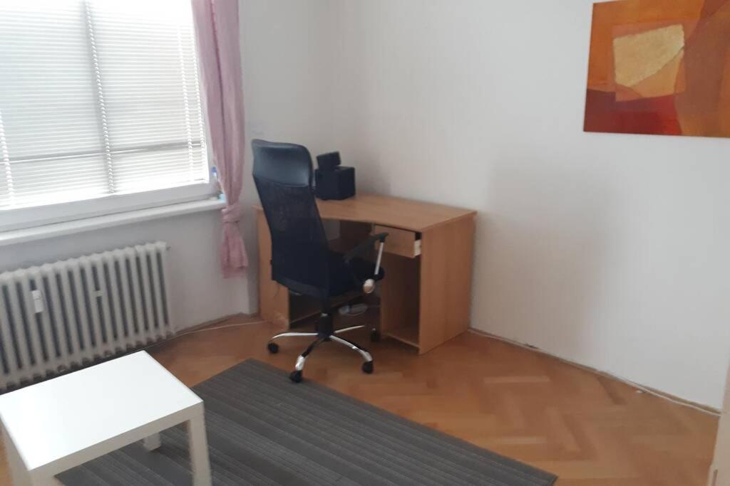 Room In Apartment Prague 3 Dış mekan fotoğraf
